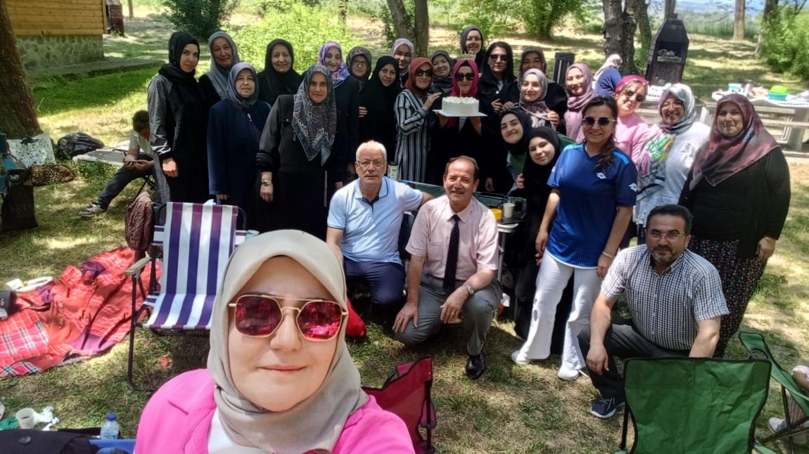 YENİÇAĞA HALK EĞİTİMİ MERKEZİ MÜDÜRLÜĞÜ TARAFINDAN KAYNAŞTIRMA PİKNİĞİ GERÇEKLEŞTİRİLDİ
